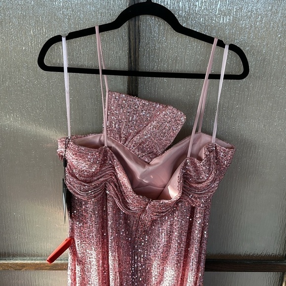 Elegant Pink Sequin Evening Gown - Picture 8 of 12
